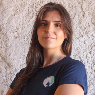 Retrato de Dra. Isabella Bueno, residente em reprodução equina na Genetic Horse